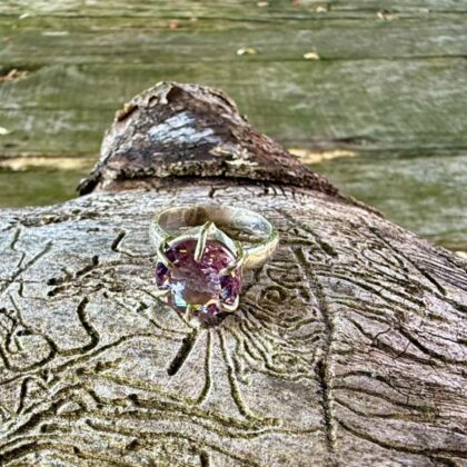 amethyst-ring-silver-textured-claw-front-sandrakernsjewellery