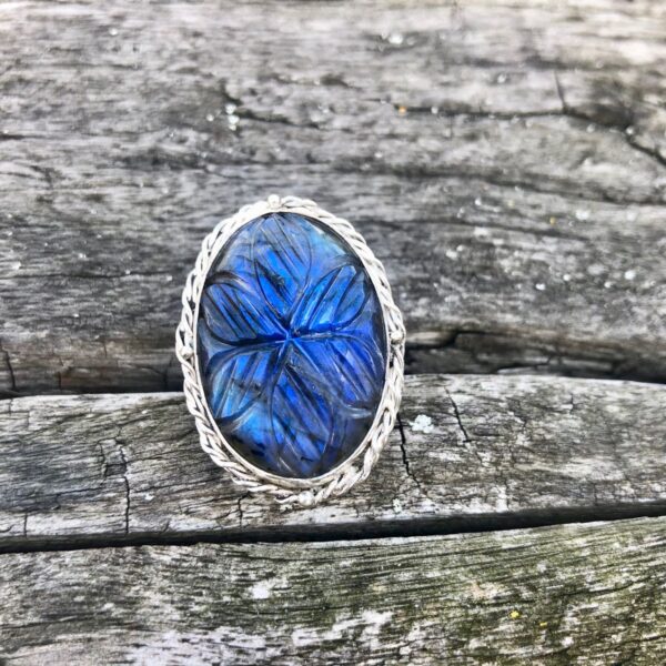 carved-labradorite-ring-plaited-front-sandrakernsjewellery