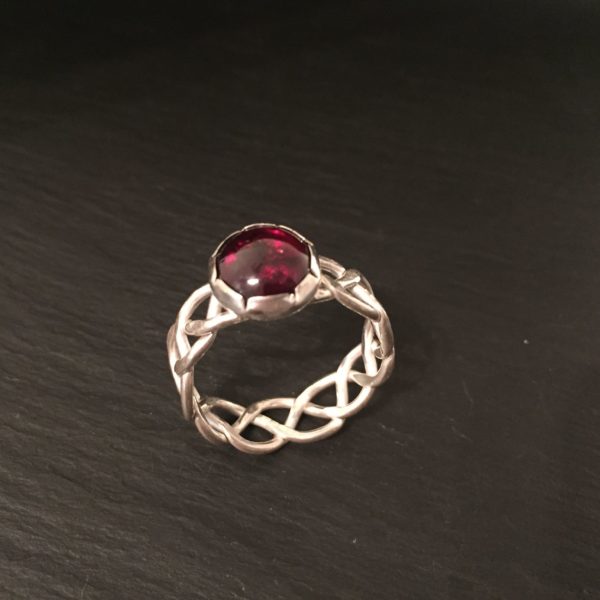 garnet-woven-ring-side-sandrakernsjewellery