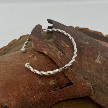 twisted-silver-bangle-bobble-top-sandrakernsjewellery